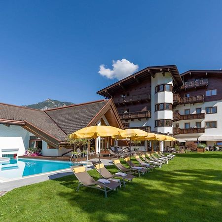 פרטיסאו Hotel Karlwirt מראה חיצוני תמונה